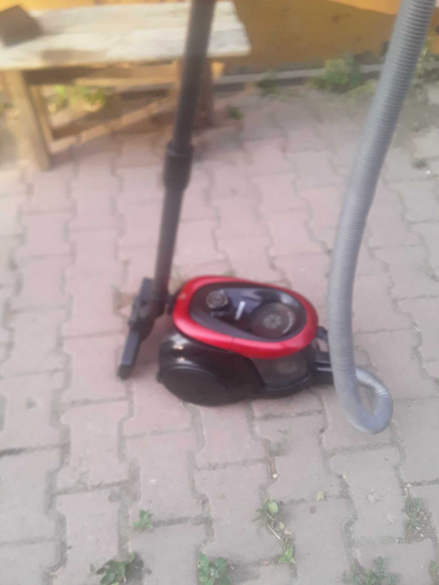 Продам мощный пылесос самсунг