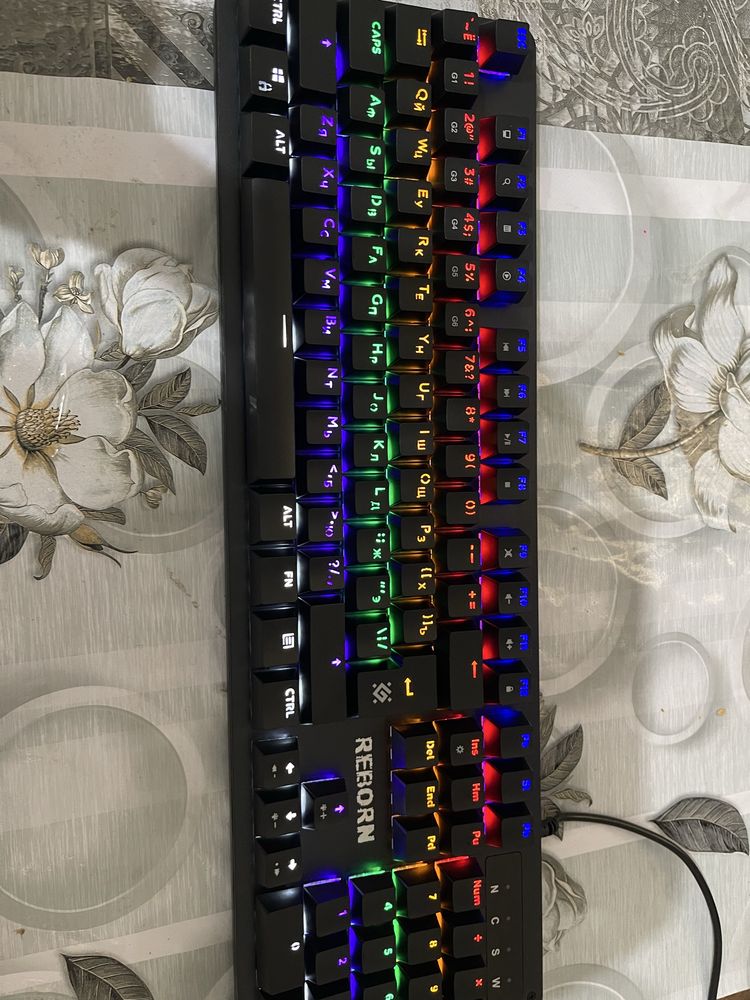 Reborn Defender klaviatura