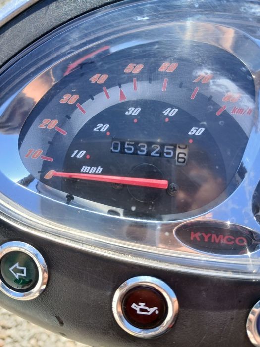 Vând scuter kimco 80cc cu acte