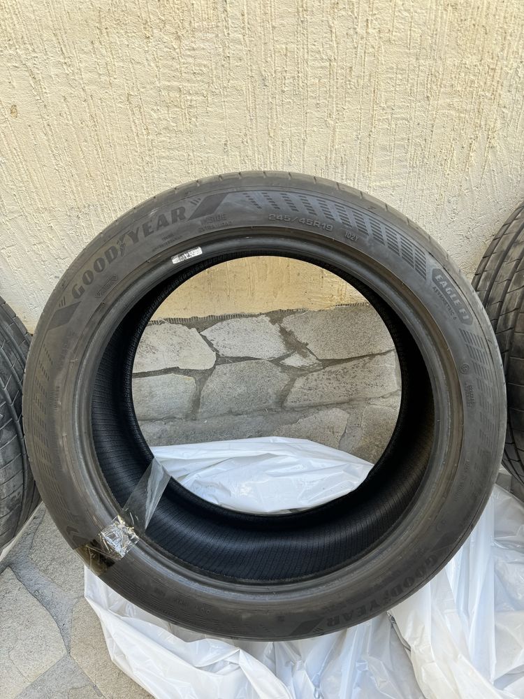 Летни гуми 19” 245/45 и 275/40 GOODYEAR EAGLE на 1 сезон