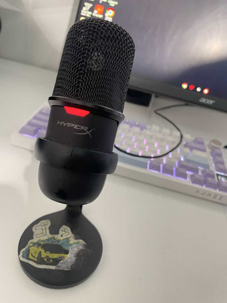 продам микрофон hyperX solocast