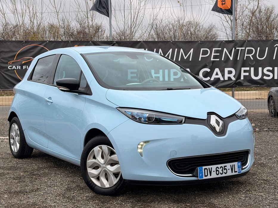 Renault ZOE vindem renault zoe blue sky impecabil