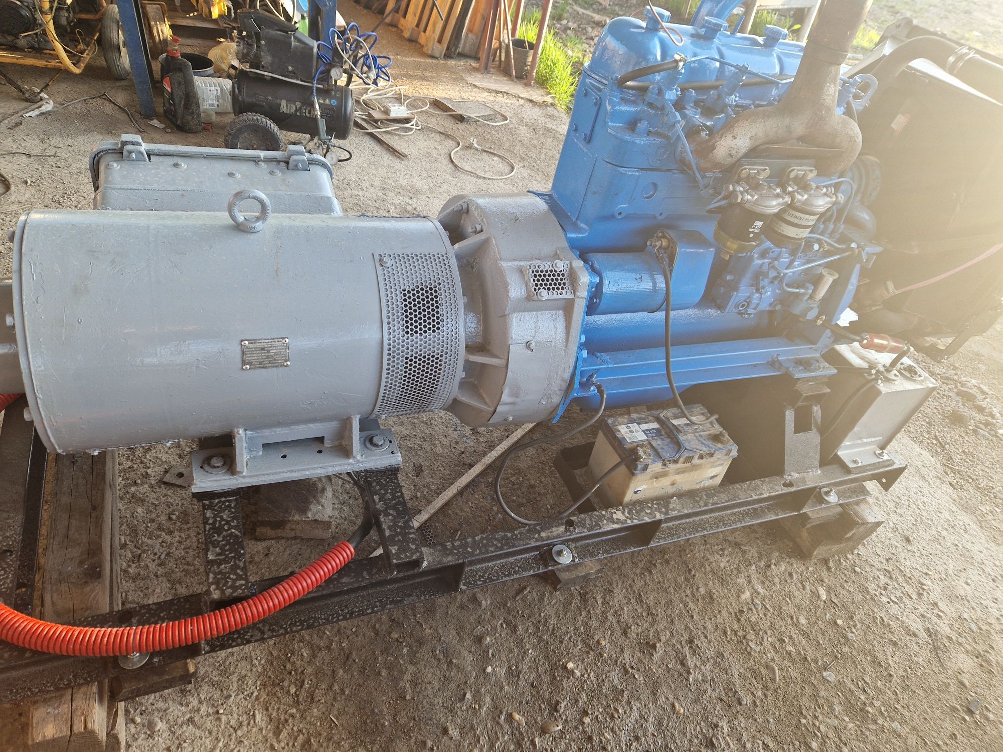 generator 40kva cu AVR motor U650