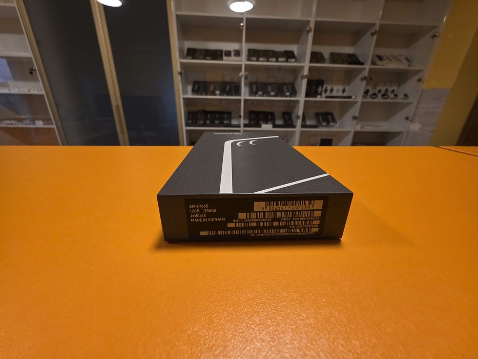 Samsung Z Flip7 256gb 12gb Jetblack sigilat factura garantie Samsung