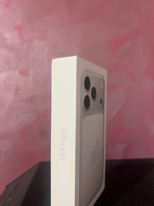 *Запечатан* Iphone 17 pro 256 cosmic silver