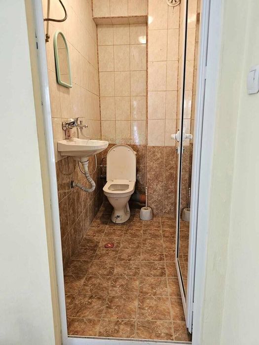 Дава се под наем Едностаен апартамент в Бургас, Център - 25 кв.м за 306 € - Снимка #3