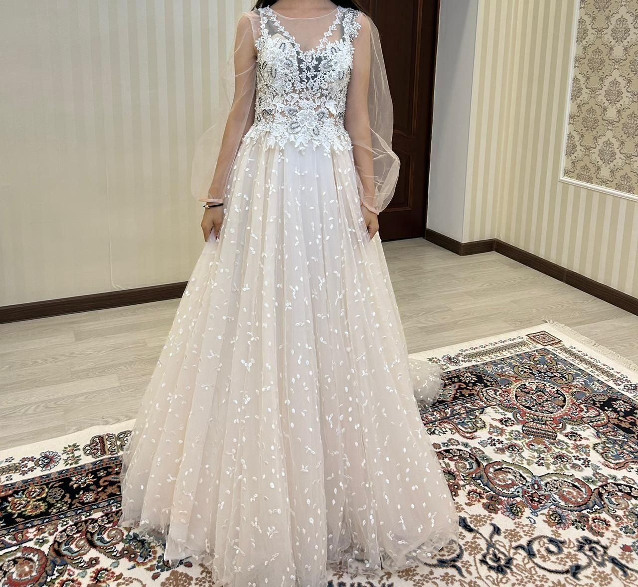 Свадебные платье от 50000