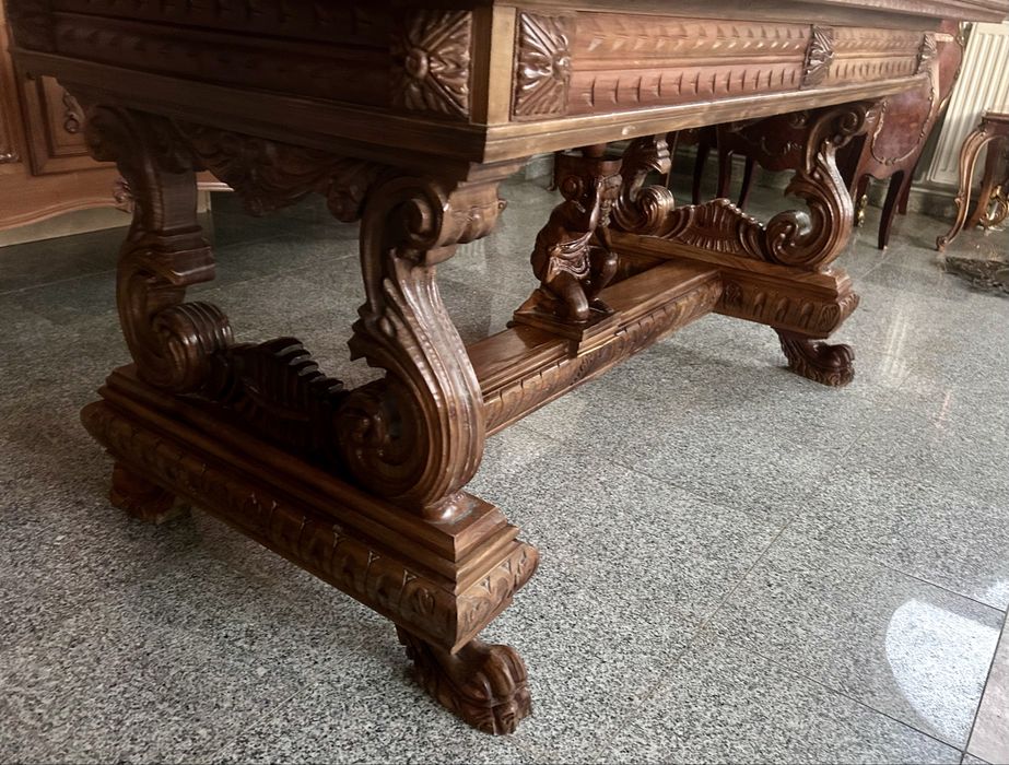 Birou din lemn masiv de nuc