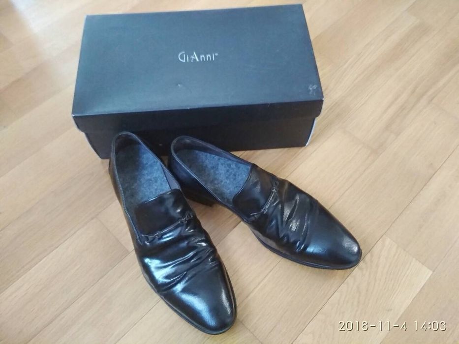 Мъжки обувки: Официални елегантни на Gianni  в