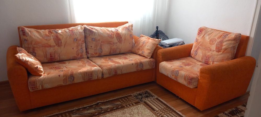 Двуместен диван с фотьойл