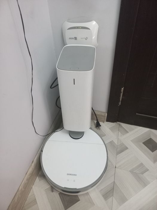 Робот пылесос в хорошем состоянии