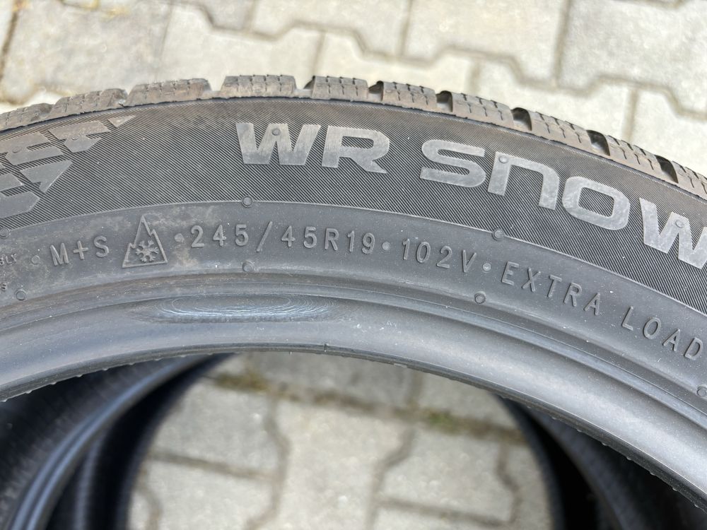 2бр Нови Зимни гуми Nokian 245/45/19 DOT3324