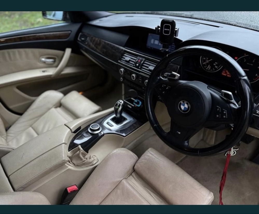 bmw 530D e60  **VOLAN DREAPTA**