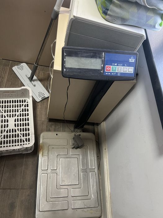 Весы торговые в хорошем состояний