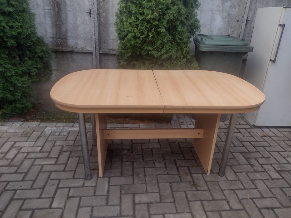 Mese  extensibile și scaune