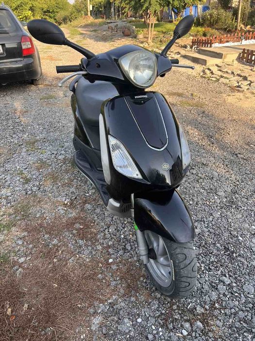 Мотоциклет Piaggio fly/150 cc 2012 г
2012 година
Перфектно състояние
Н