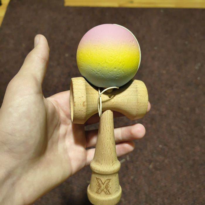 Vând kendama X PRO