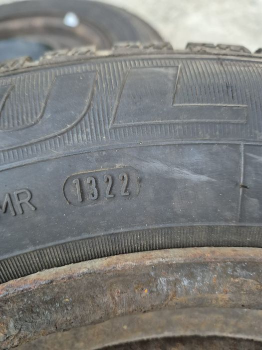 Jante Dacia R15 4x100 cu anvelope de iarna 185/65R15