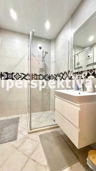 Продава се Тристаен апартамент в Пловдив, Център - 110 кв.м за 2968 €/кв.м - Снимка #10