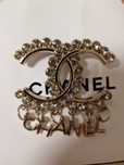 Brosa superba Chanel