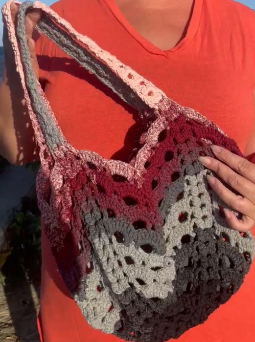 Уникална ръчно плетена чанта от памучно макраме в сиво, розово, черно