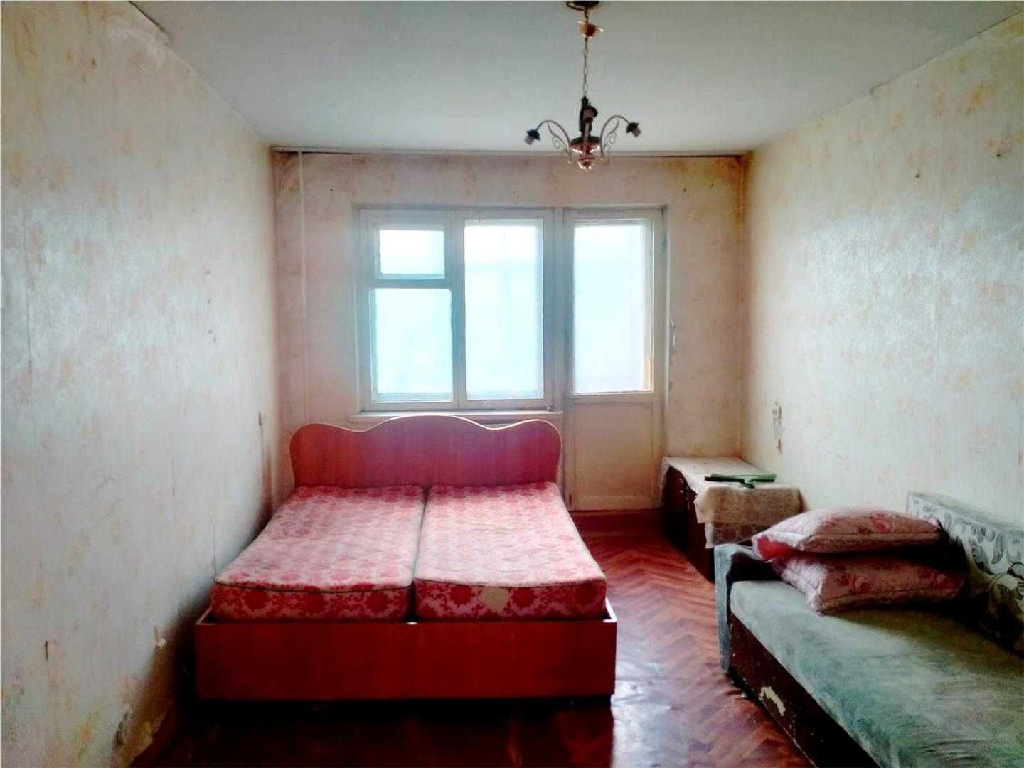 ПРОДАМ 2-х кв. пр. Строителей, р-н Восток, эт. 2/5, 44 кв.м. 1973 г/п.