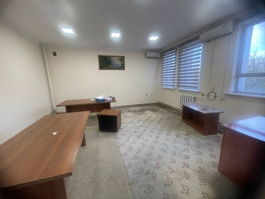 Метро Чиланзар Ц-квартал 80м² 2этаж 3комнаты в доль дороги Юр адрес