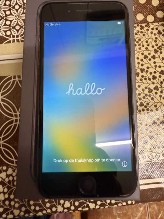 Iphone 8 se vinde pentu ca a fost inlocuit de un 16 pro