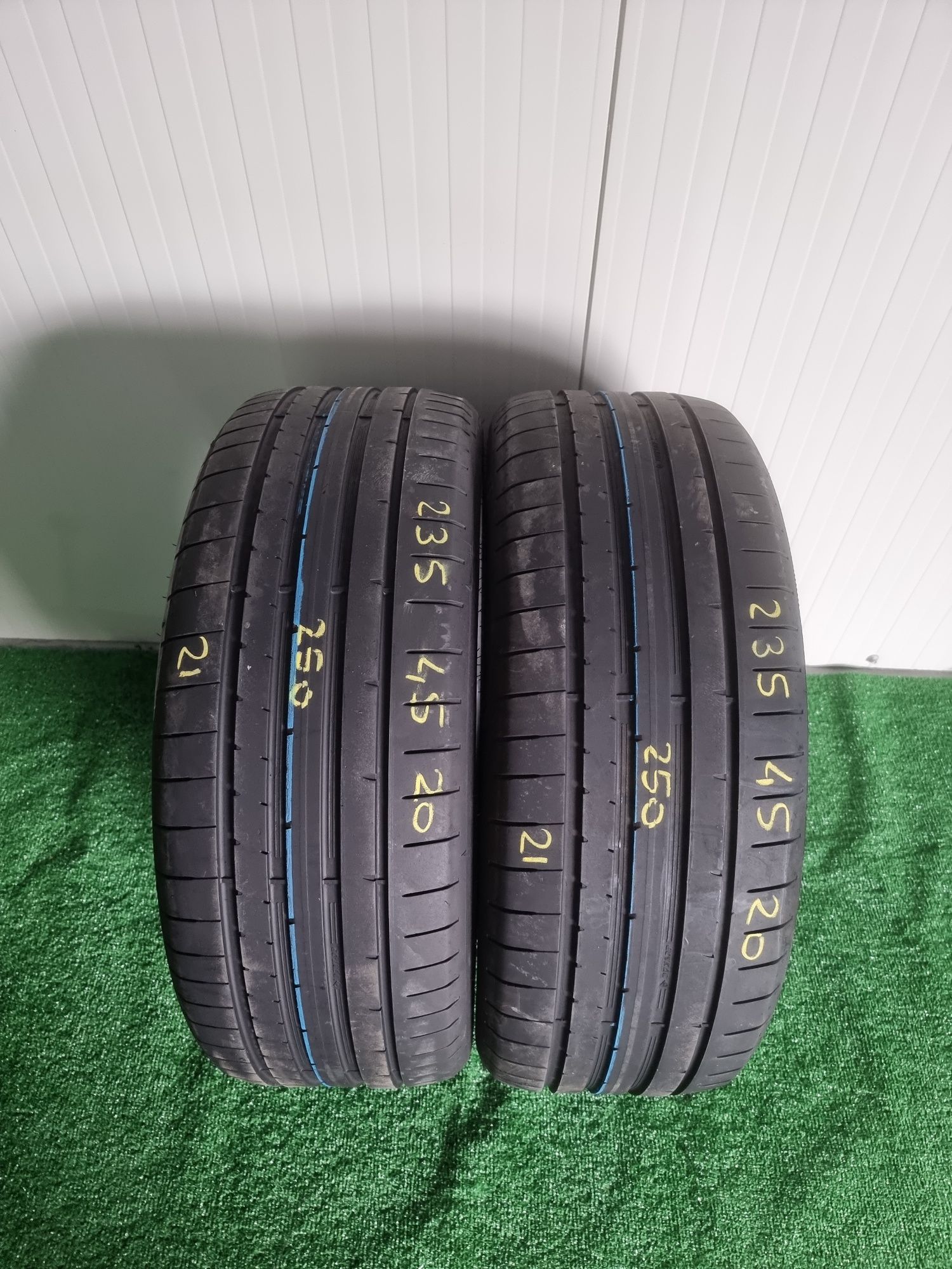 235.45.20 dunlop