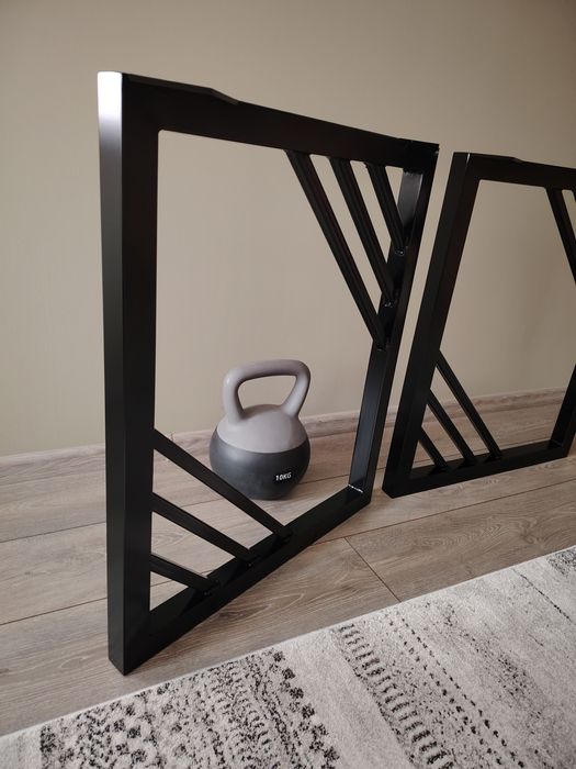 Крака за трапезна маса