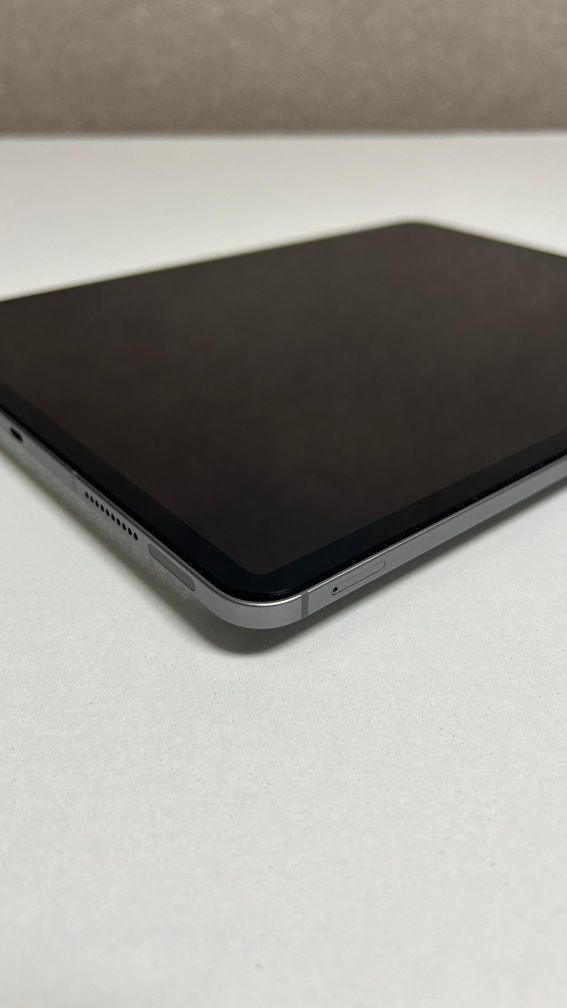 iPad 12.9 Pro 8/256 gb. WiFi+5G SIM card. В идеальном состоянии.