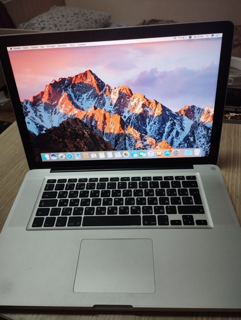 MacBook 15 pro 8/256