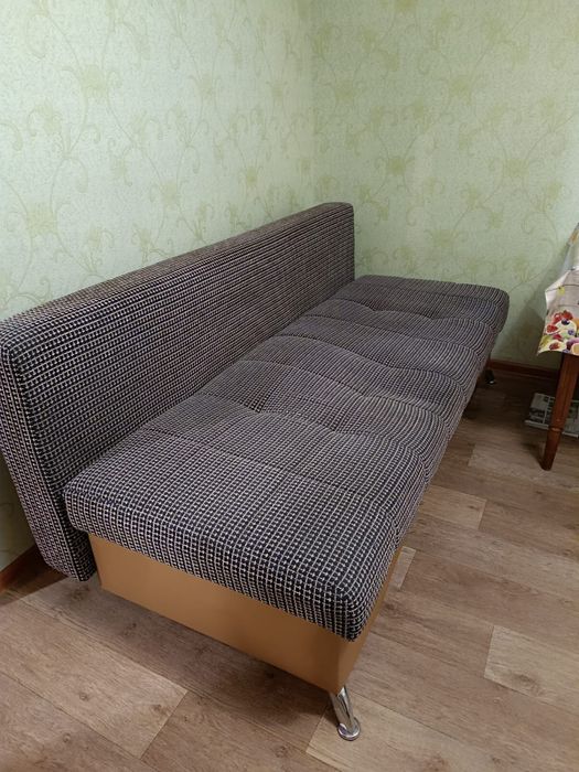 Продаю диван раскладывающийся