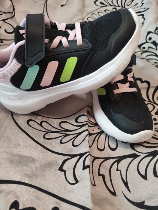 Adidasi ASIDAS  fete mărimea 32