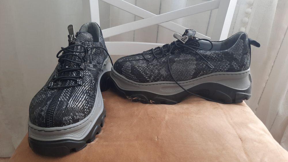 NOI! Pantofi dama noi