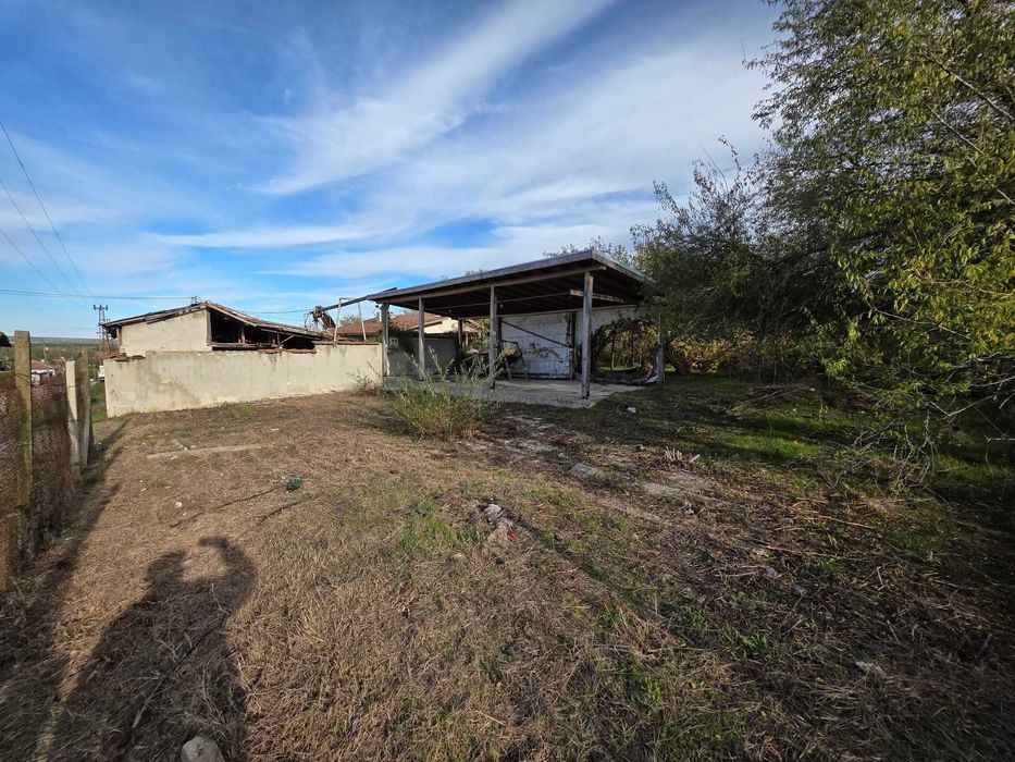 Продава се парцел