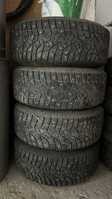 Шины зимние Bridgestone 235/60R16