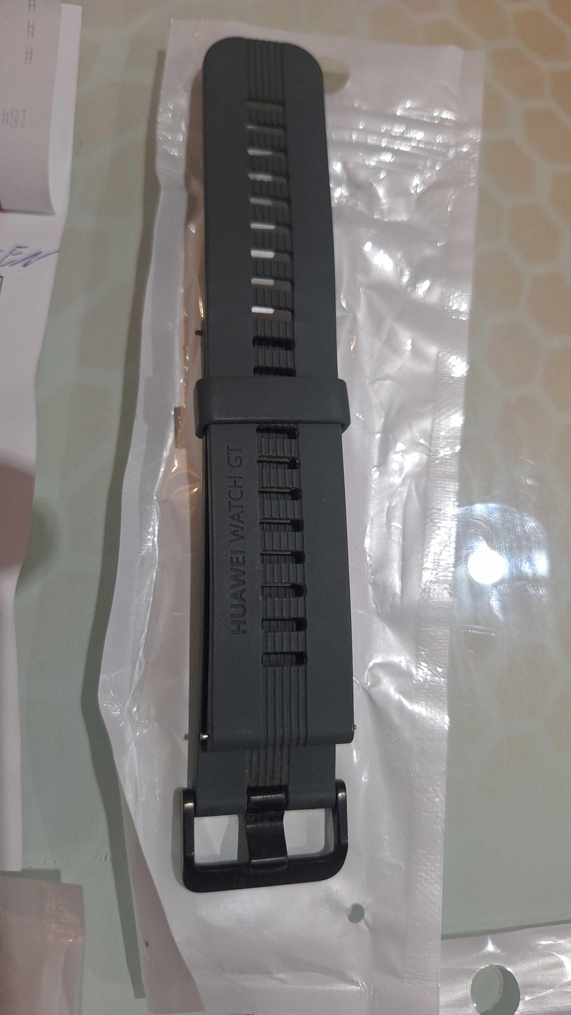 Смарт часовник Huawei watch GT 3 SE + аксесоари и притектори.