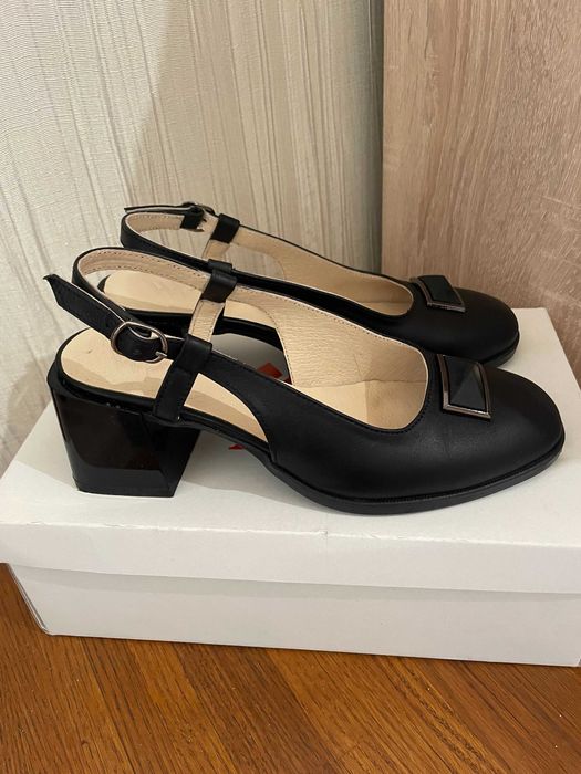 Дамски обувки от естествена кожа