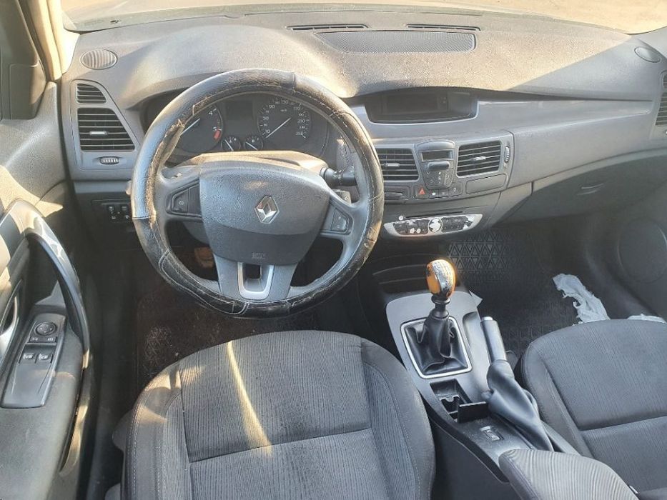 Dezmembrez Renault Laguna 3 motor 1.5dci 81kw 110cp dezmembrari turbina injector cutie de viteze