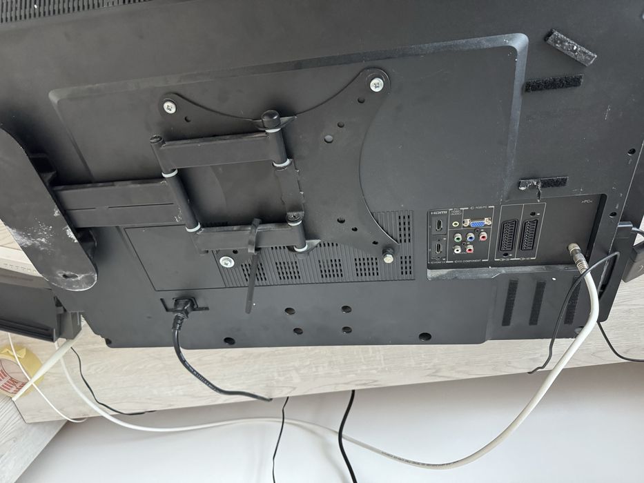 TV Toshiba – adus din Germania, se poate prinde pe perete
