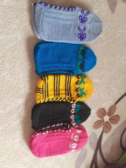 Ръчно плетени нови терлици 3 лв за чифт