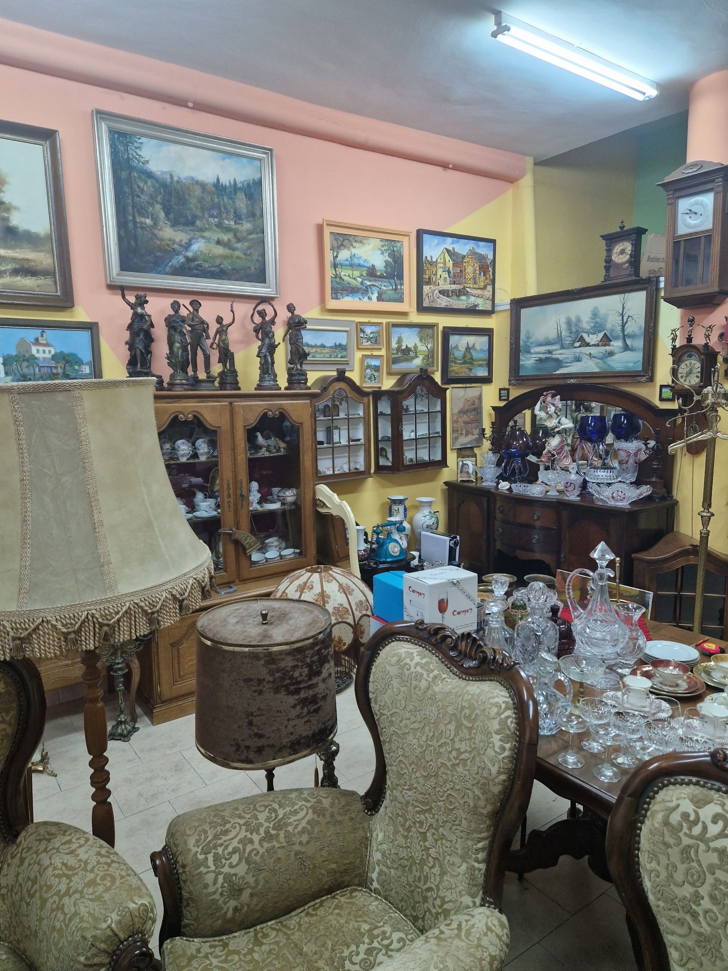 Красив антикварен френски каминен часовник