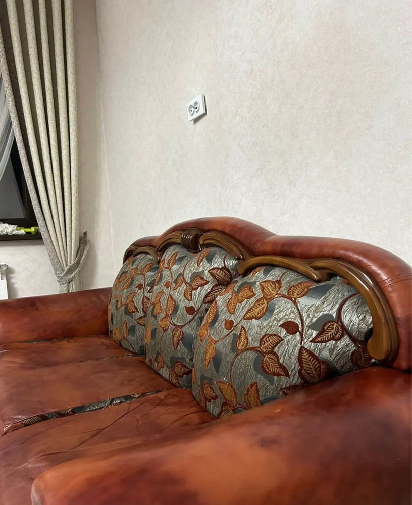 Дивани кресла из чистой кожи
