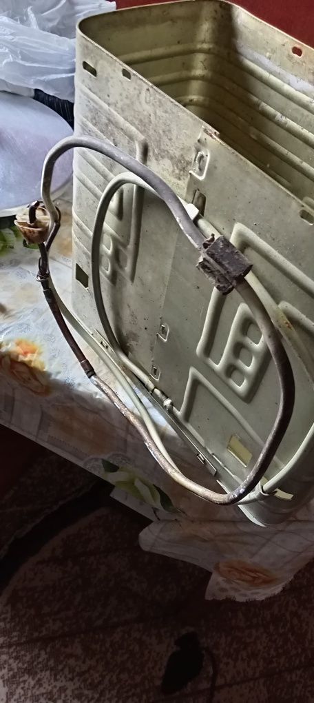 Продаётся испаритель для холодильника и фруктовый ящик от холодильника
