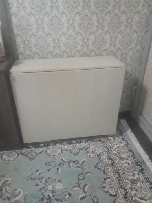 Стол для гостей в зал