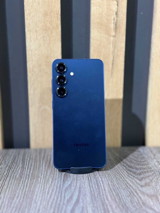 Телефон Samsung Galaxy S25 128GB / Самсунг Галакси С25