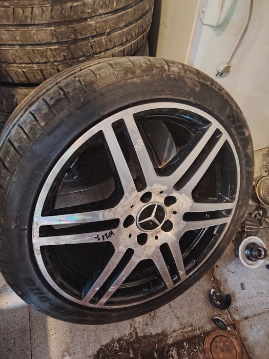 Mercedes AMG джанти и летни гуми 18 ки състояние много добро
