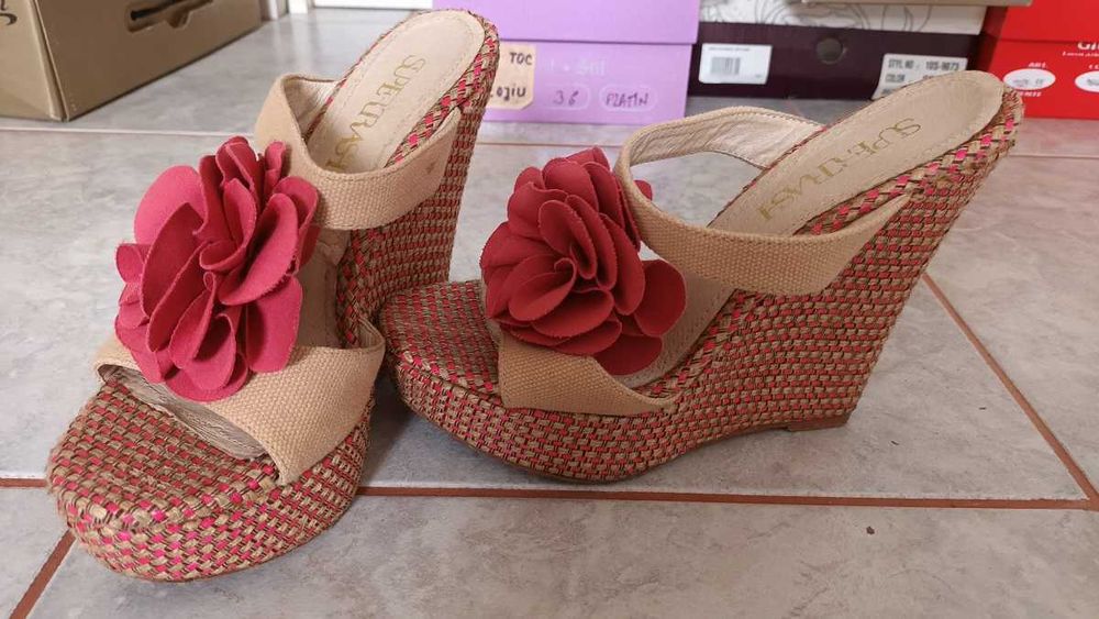 Vand sandale dama mar. 35, preturi modice