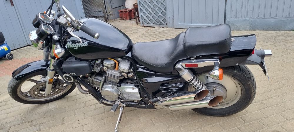 Honda VF700 Super Magna